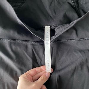Lulu lemon capris